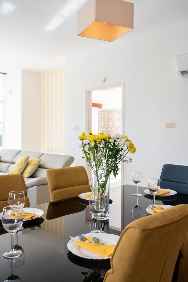 Villa Savoya Sunrise By Ezoria Villas Coral Bay Exteriér fotografie